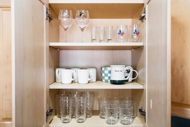 Building Photo - 8411 Brixton