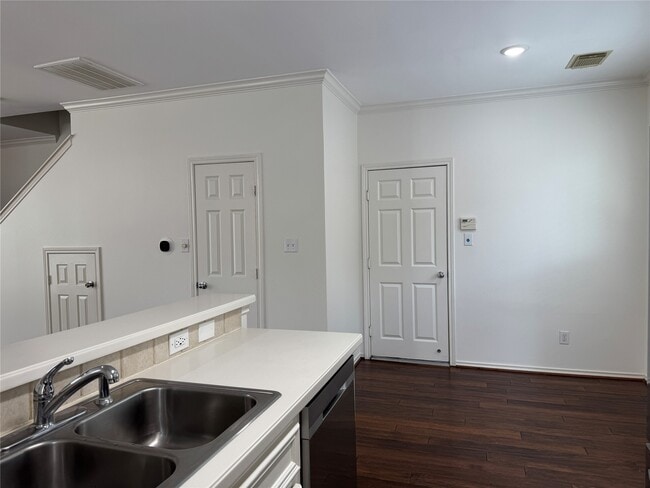 Building Photo - 1908 Bailey St