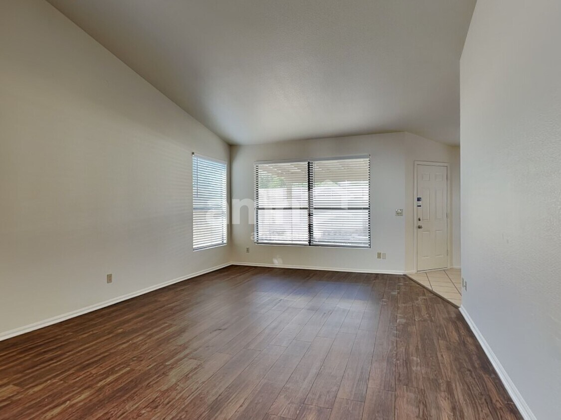 Building Photo - 3603 N 107th Dr