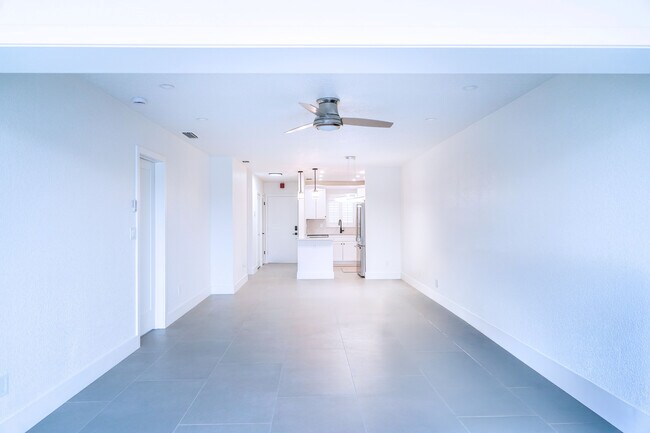 Building Photo - 3605 NE 32nd Ave