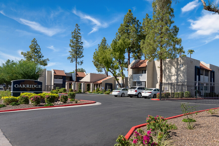 Oakridge Apartments Entrance - Oakridge Apartments