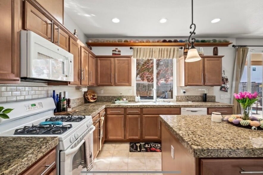 Building Photo - 962 Heritage Way