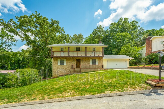 Primary Photo - 508 Briar Park Ln