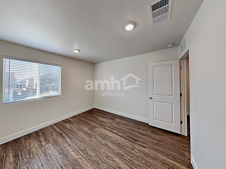 Building Photo - 720 Sienna Rising Dr