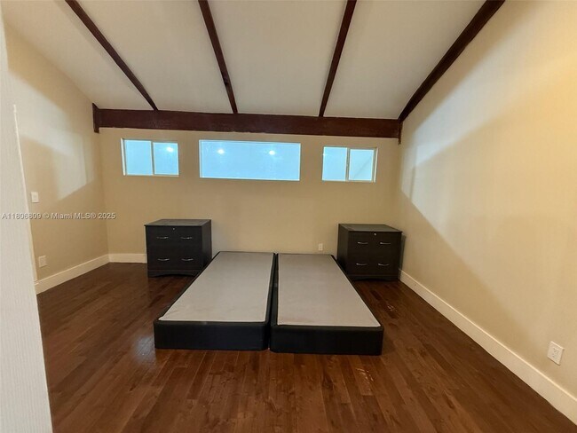 Building Photo - 2701 SW 58th Manor