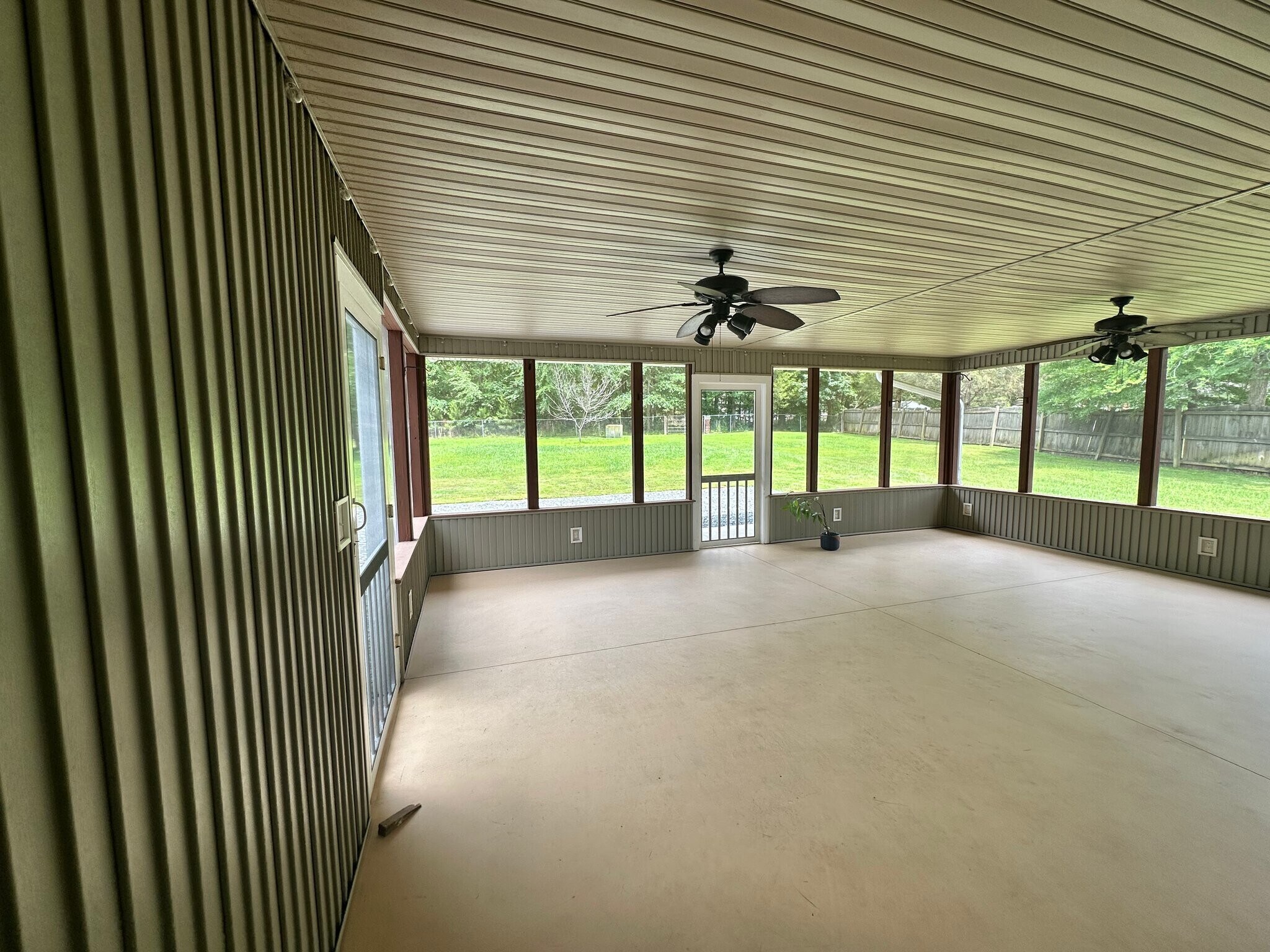 Building Photo - 435 Smallwood Dr