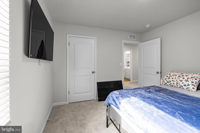 Building Photo - 459 Currant Cir