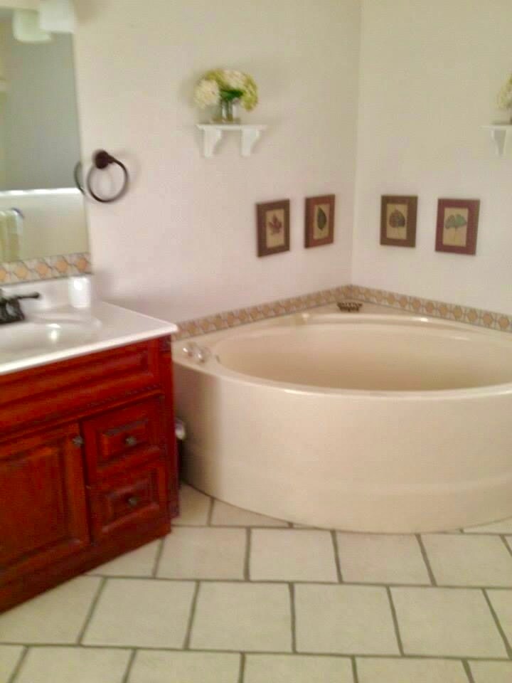 Upstairs Bathroom - 311 S Montezuma St