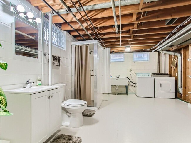 Building Photo - 12625 Monterey Ave S