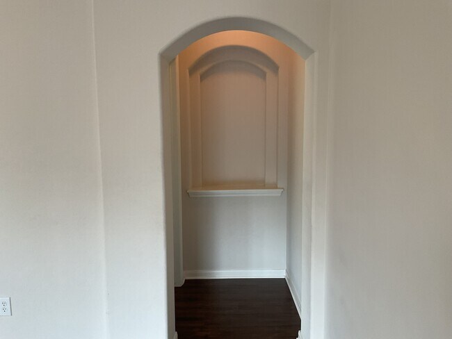 Building Photo - 18326 Hollow Branch Ct