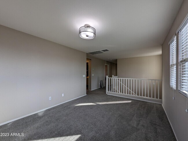 Building Photo - 1253 N 166th Ave