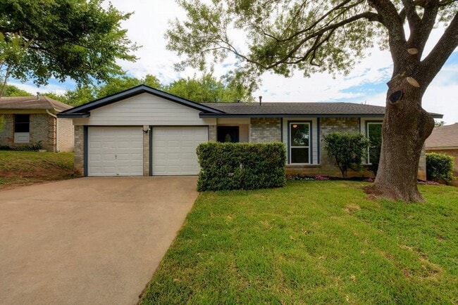 Building Photo - 202 Cloudview Dr