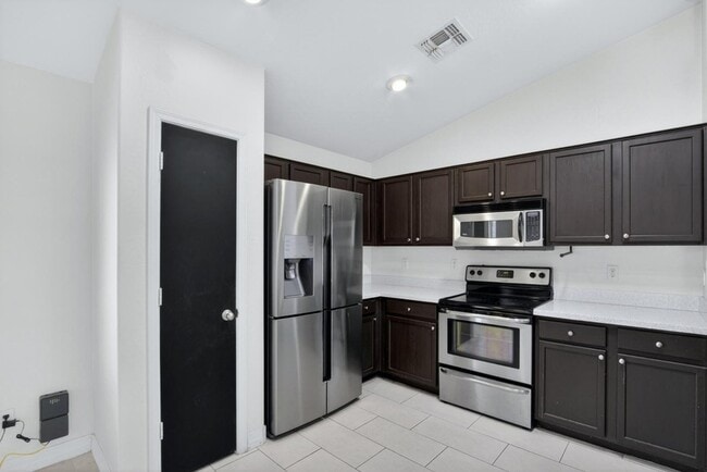 Building Photo - 6550 S 44th Ave