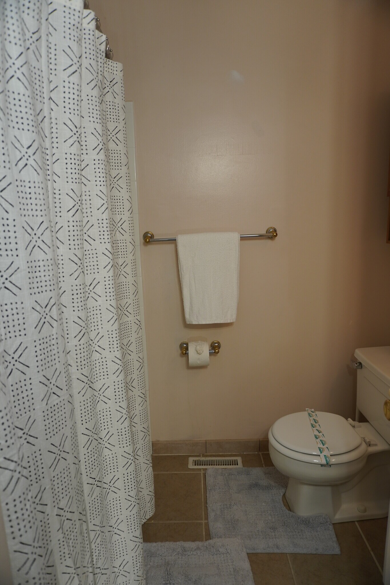 Building Photo - 5 Castlebar Ct