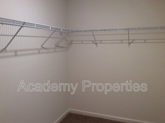 Building Photo - 1627 Larkspur Trail