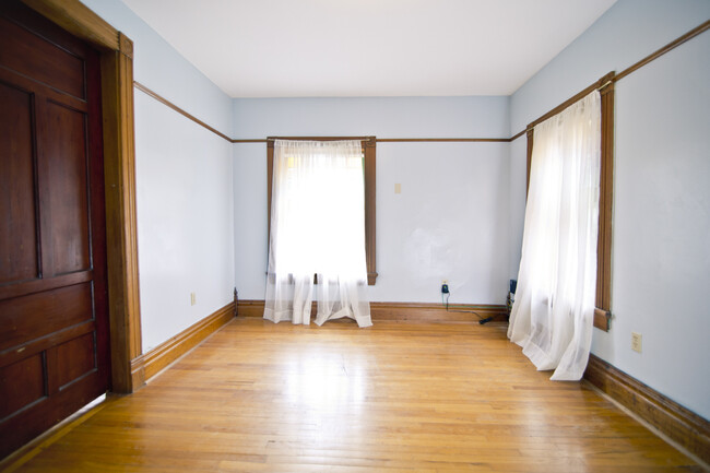 Bedroom - 127 Green St