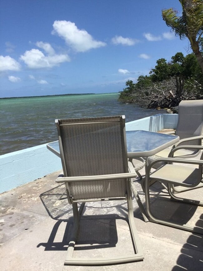 Building Photo - Move in Special! $500 off the First Months Rent!