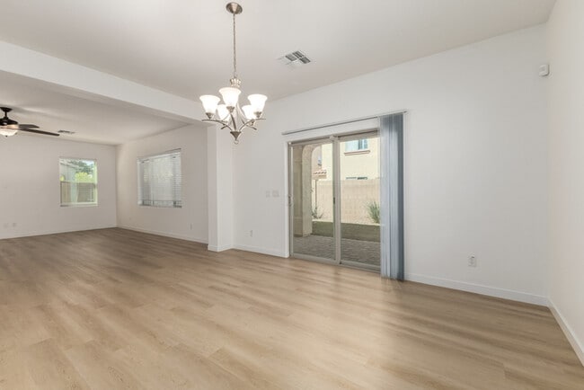 Building Photo - 2972 E Shannon St