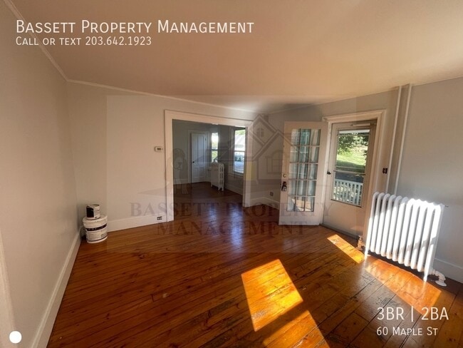 Building Photo - 60 Maple St