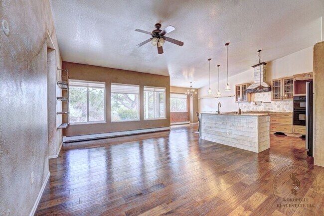 Building Photo - 536 Park Ridge Ct