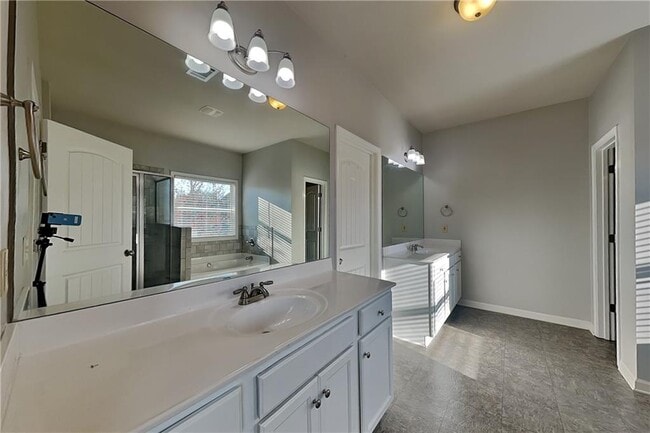 Building Photo - 2212 Black Pebble Cir