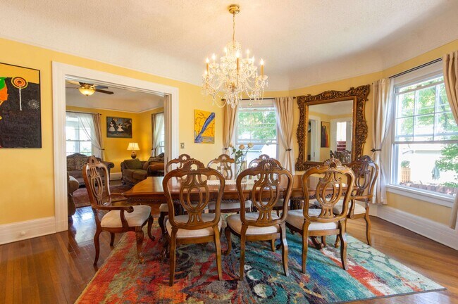 Building Photo - 356 Carteret Pl