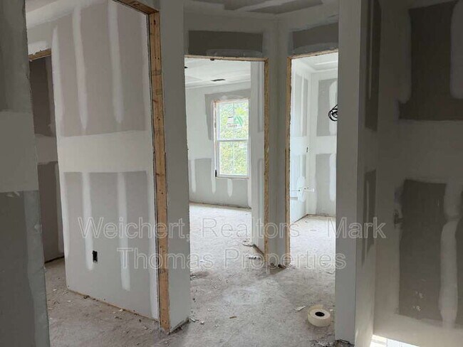Building Photo - 1203 Fern St