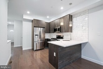 Building Photo - 2249 N Franklin St