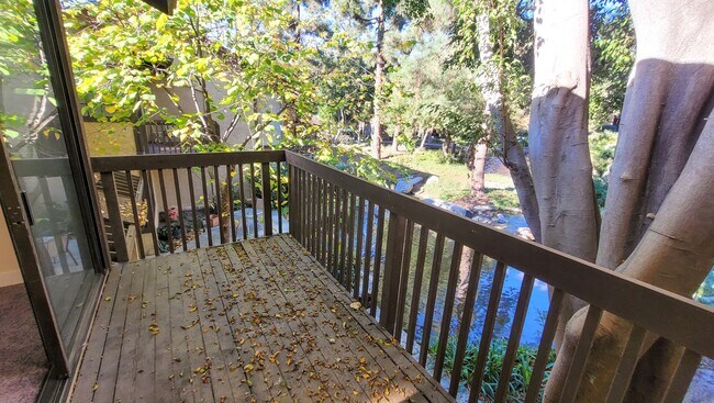 Building Photo - 2 Bed 1.5 Bath Gated Two Story Apartment I...