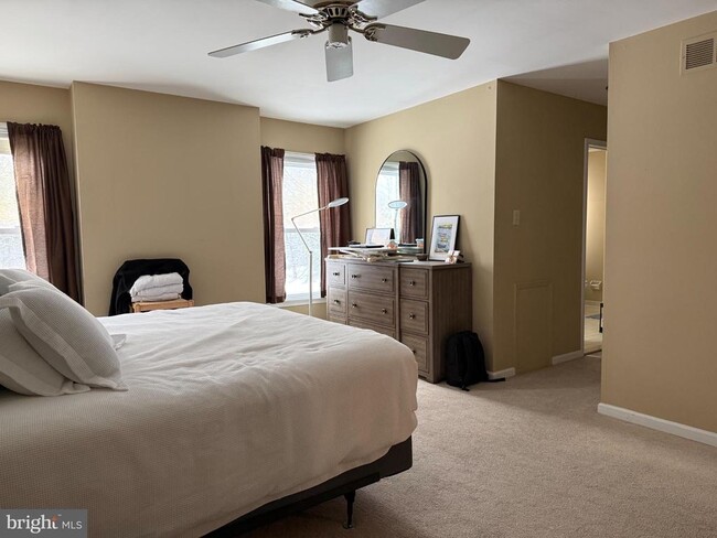 Building Photo - 3 Nathan Ct