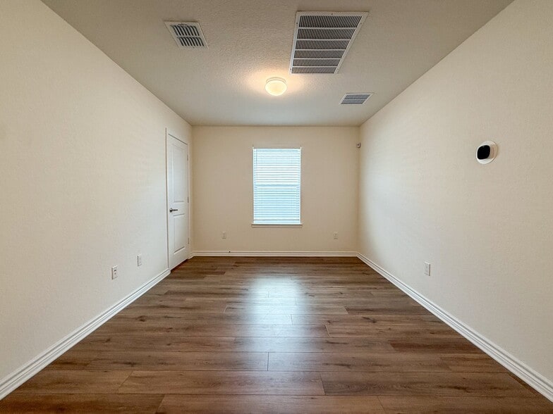 Building Photo - 14839 Vance Jackson Rd