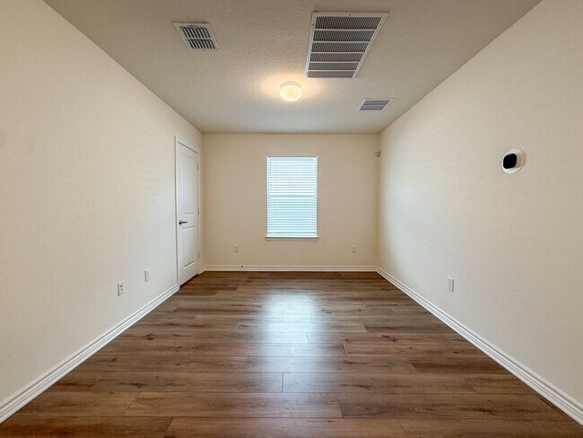 Building Photo - 14839 Vance Jackson Rd