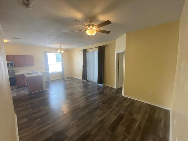 Building Photo - 302 Bluff Pass Dr