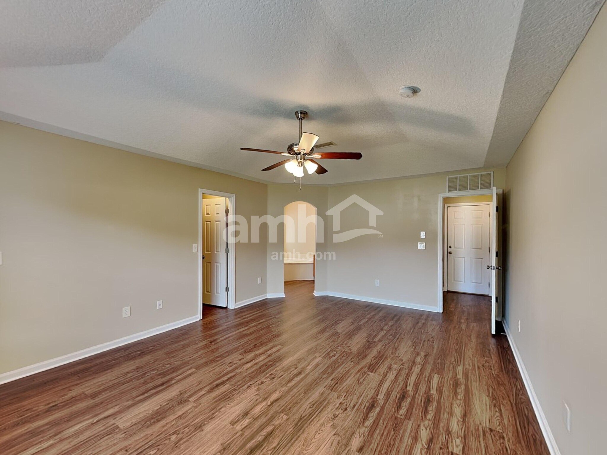 Building Photo - 9177 Prosperity Lake Dr
