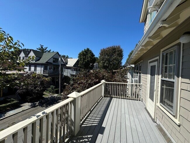 Building Photo - 82 Stearns Rd