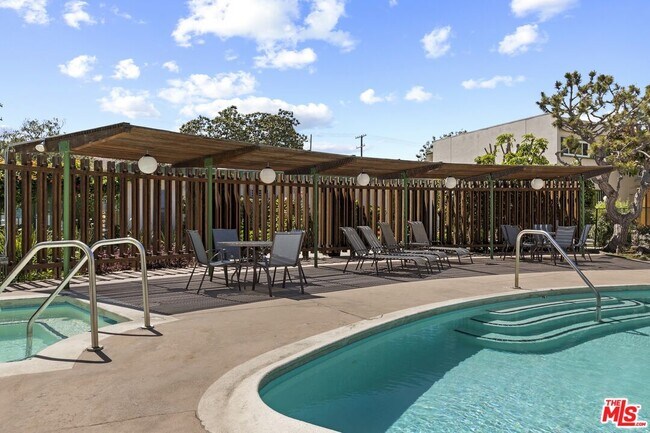 Building Photo - 3200 S Sepulveda Blvd