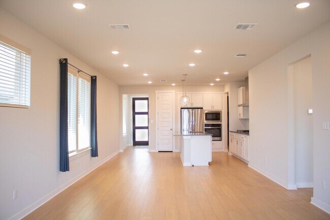 Building Photo - 123 Table Top Bnd