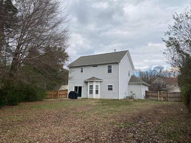 Building Photo - You can't miss this DEAL!