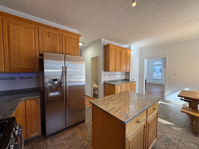 Building Photo - 307 Ludlow Dr