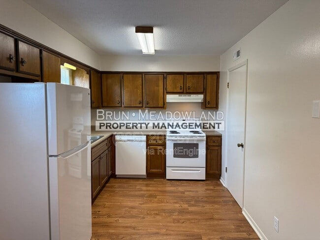 Building Photo - 3607 Lark Cir