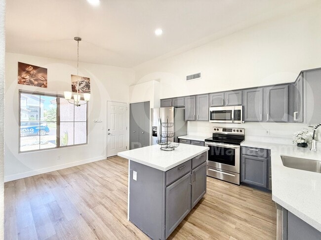 Building Photo - 14917 W Lamoille Dr
