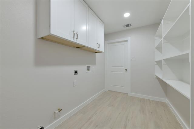 Building Photo - 2717 Meadow Green