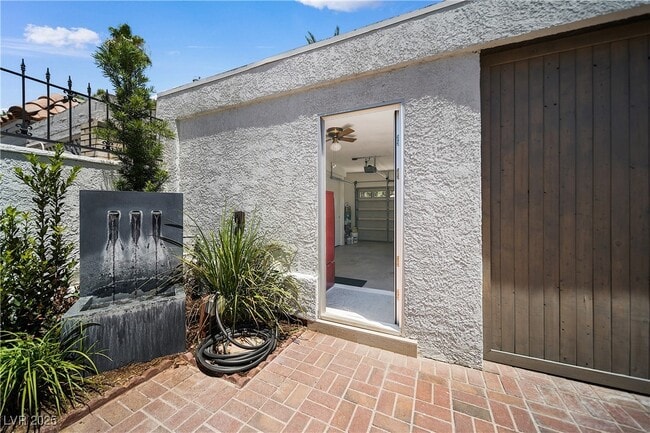 Building Photo - 3027 Bel Air Dr