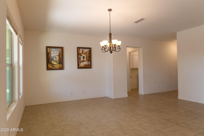 Building Photo - 4571 N Arbor Way