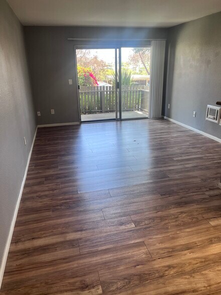 Building Photo - 432 Edgehill Ln