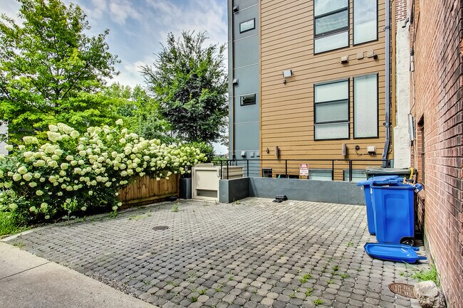 Building Photo - 653 Irving St NW