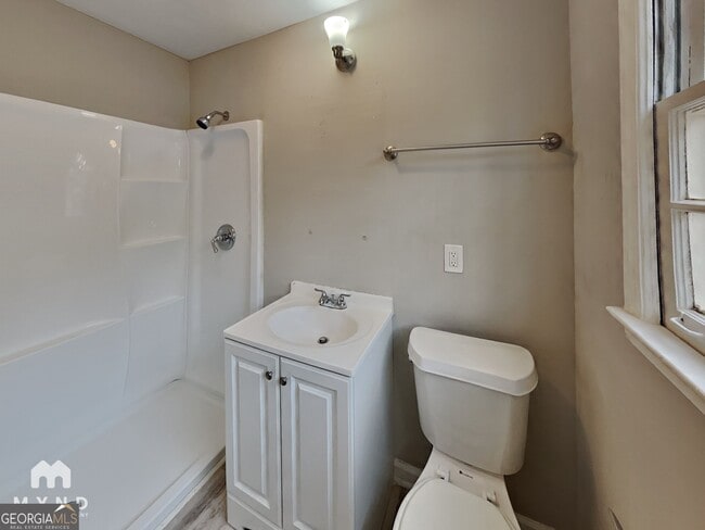 Building Photo - 5730 Deerfield Ln