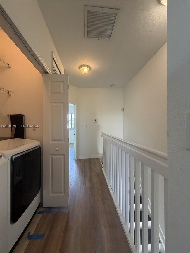 Building Photo - 10777 NW 84th Ln