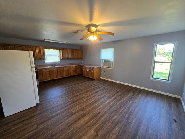 Building Photo - 1 Bed/ 1 Bath Duplex in Desha