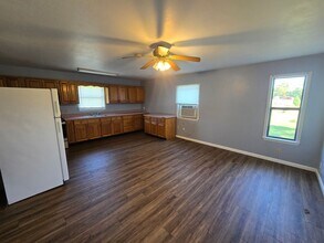 Building Photo - 530 Jamestown Loop